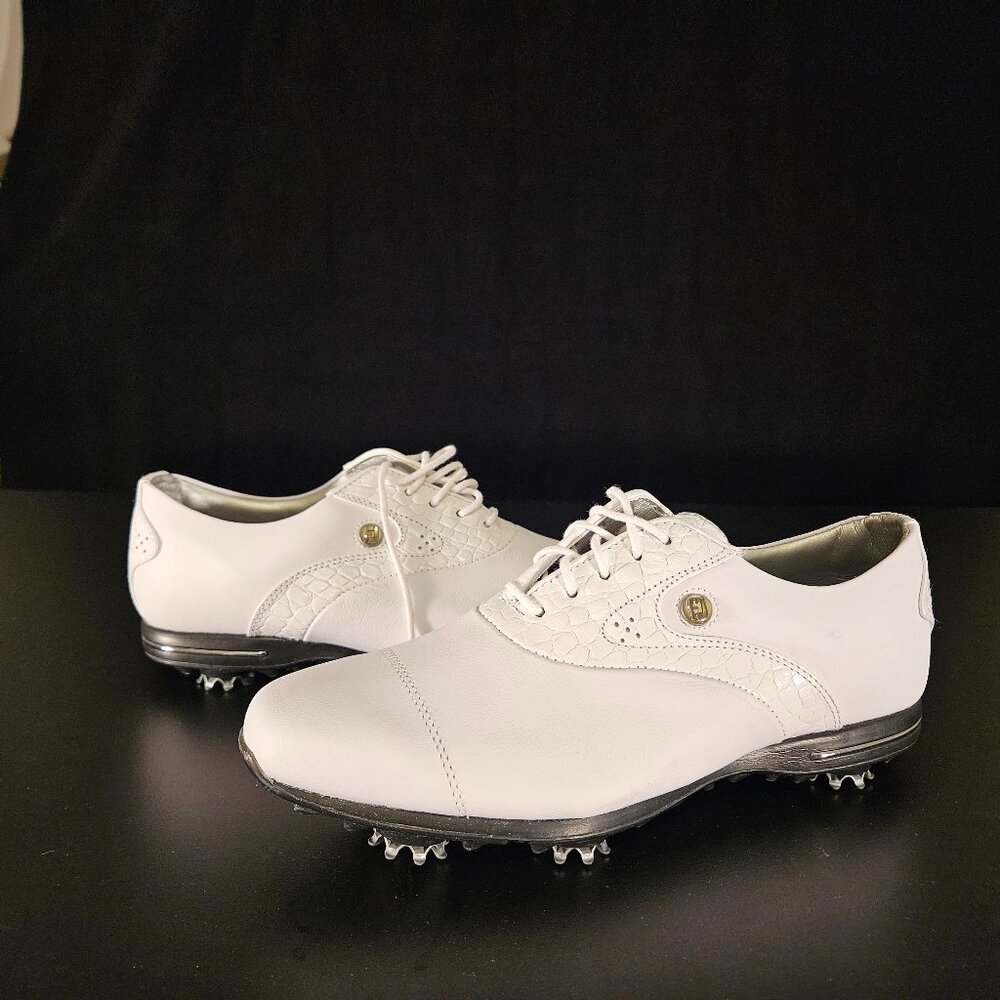 New White Foot Joy Golf Shoe Size 9M